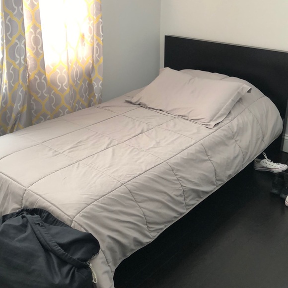 2 TWIN BEDS AND 6 DRAWER CHEST FROM IKEA - Picture 3 of 3